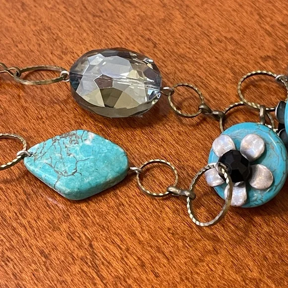 Sweet Romance Long Necklace - Picture 11 of 17